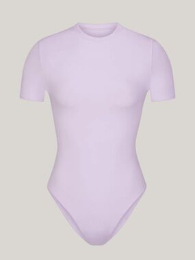 SKIMS Short Sleeve Bodysuit in Light Lavender